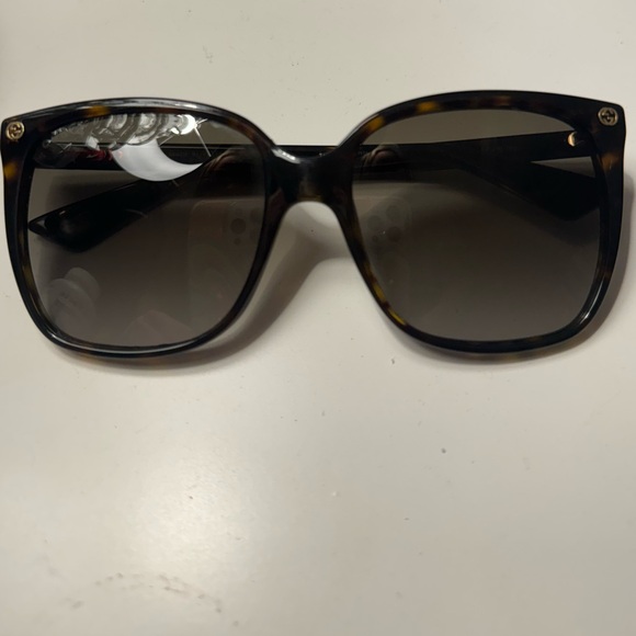 Gucci Tortoise Shell Sunglasses with Black Lenses GG0022S Havana gold bee - Picture 3 of 9